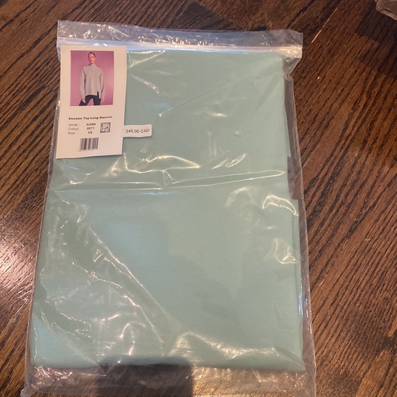 Wolford Sweater Long Sleeve Sage green New with tags - Picture 2 of 2